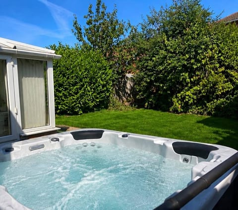 Luxury 4 Bed Hot Tub House | Derby
