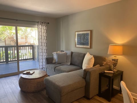 Steps to the Beach Condo w/ Pool - Amelia Island