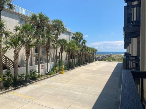 Steps to the Beach Condo w/ Pool - Amelia Island