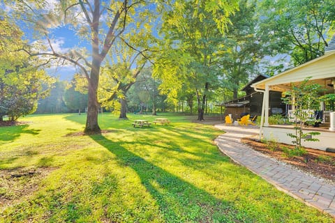 Eclectic 1906 Farmhouse: 2 Acres, Hammocks & Charm image 4