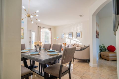 Luxury DreamStay Miami 3/2 King Suite