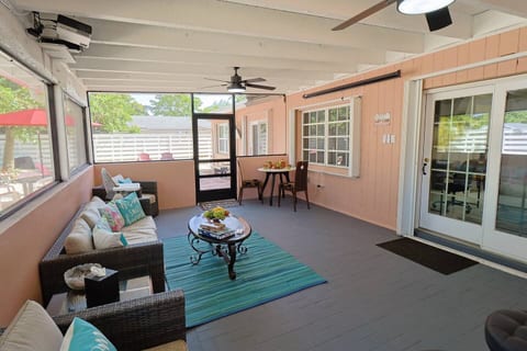 Huge 4BR Cutler Bay Home. Work Friendly. Marina