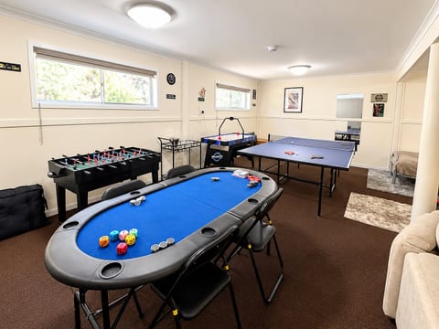 Game Room : Bring everyone together in the games room at Carlenes Getaway, packed with entertainment including a poker table, table tennis, foosball and air hockey.