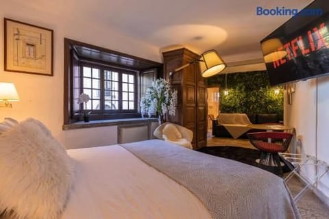 Velvet Sintra | Spacious Room, Snooker & Piano