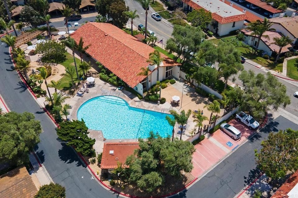 Spanish-Style home near Beaches image 1