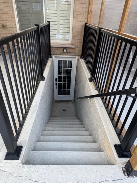 Cozy private Basement Apartment