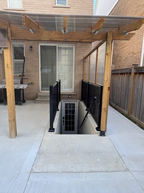 Cozy private Basement Apartment