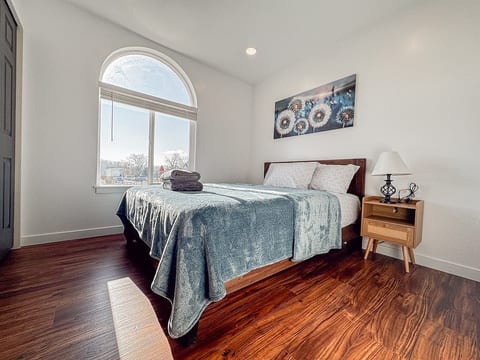 Large Home Central + Amenities + Large Yard image 4