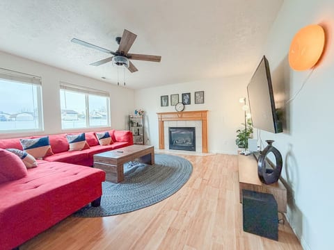 Family Retreat Near SLC Airport 6 BR 3.5 Bath image 3