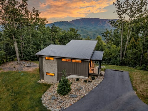 Sunset Ridge Retreat
