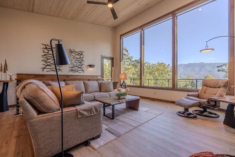 Sunset Ridge Retreat