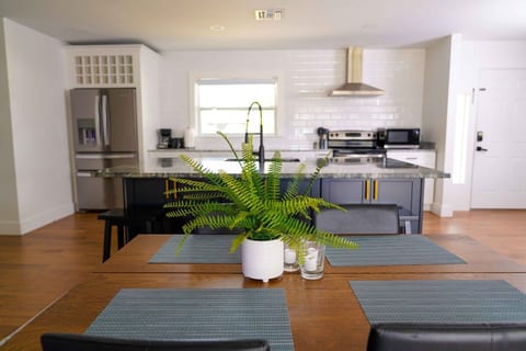 Direct Gulf access Paradise Retreat • Heated Pool image 3