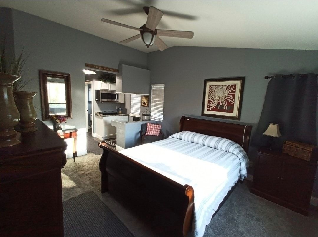 Master Suite w/Private Kitchen!