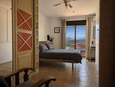 Lolapaluza Penthouse: Old Town, Zeezicht & Garage image 3