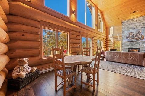 Log Cabin Bliss: Luxury 4BR | 10 Guest | Tremblant image 2