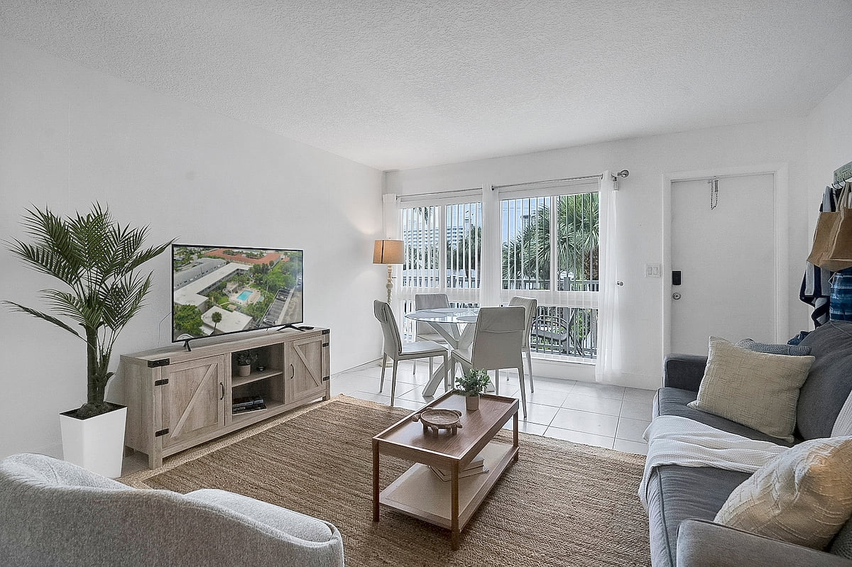 Coastal Beach Retreat in Pompano, Sleeps 4, Heated Pool