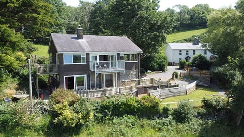 Pant Golau House - a contemporary spacious retreat image 1