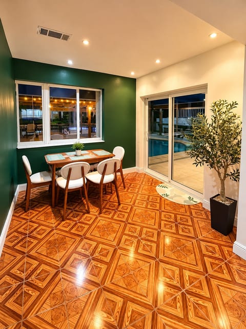 Welcome to Your Private Oasis in Miami, Florida! image 5