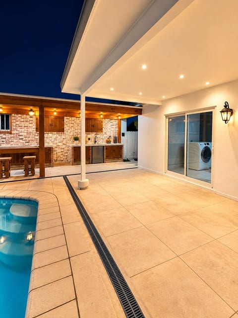 Welcome to Your Private Oasis in Miami, Florida! image 3