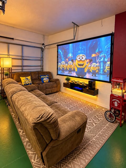 Family villa, private pool, cinema, games room. image 2