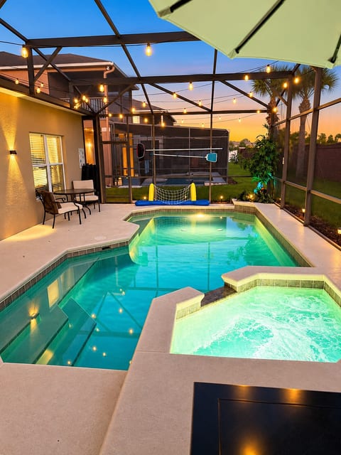 Family villa, private pool, cinema, games room. image 3