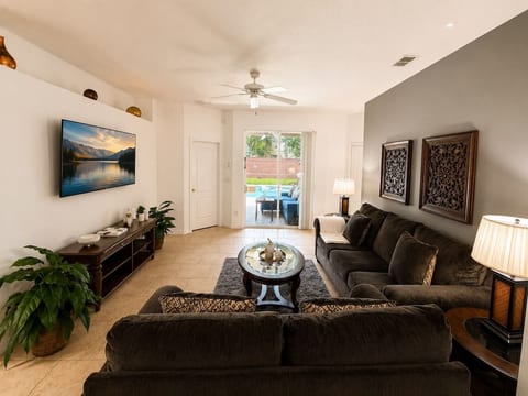 Family villa, private pool, cinema, games room. image 5