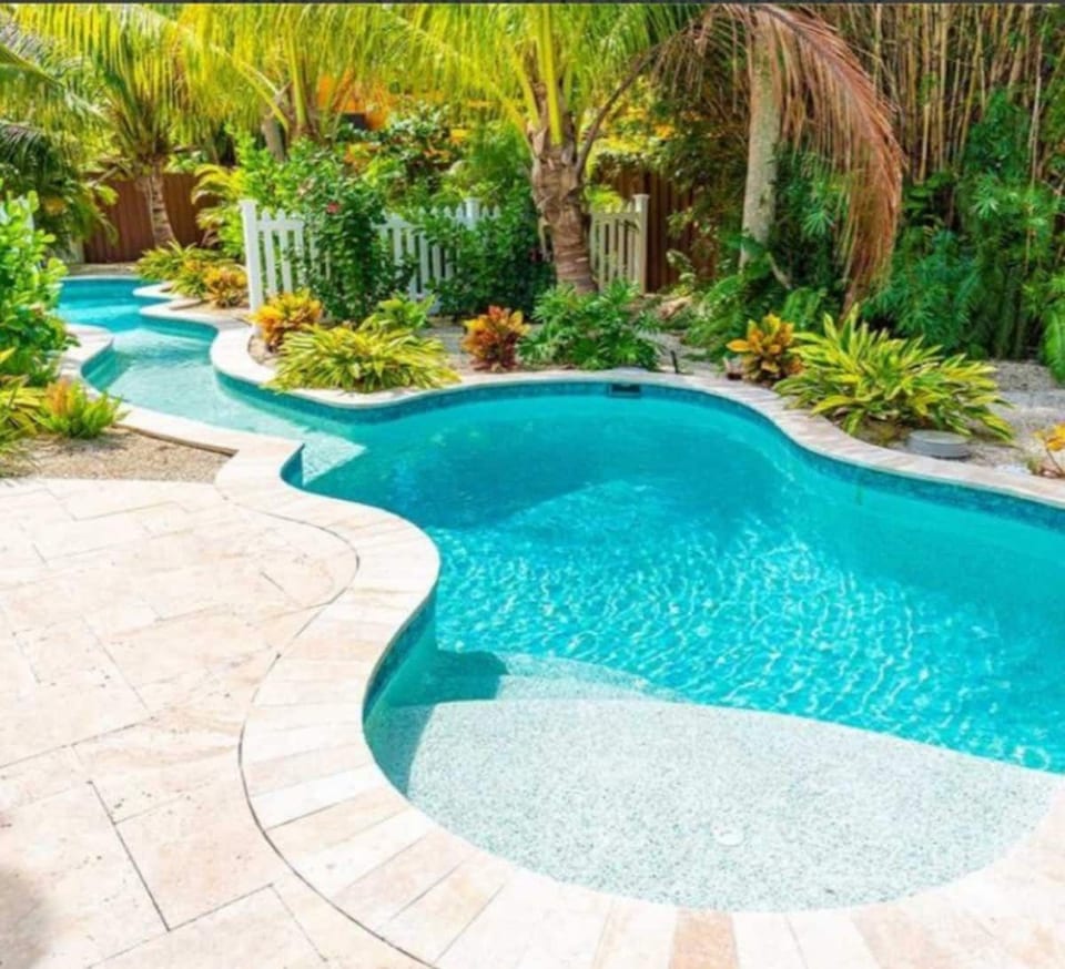 Welcome to A Lazy River Day & Night