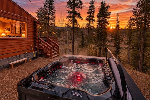 Bearly Behaving | Hot Tub + Trails + Starlink