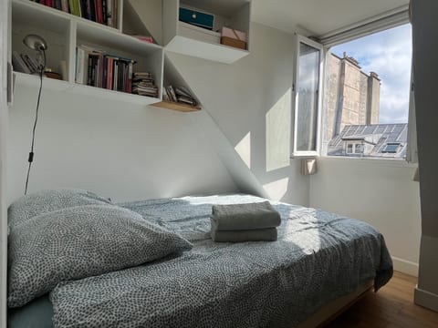 Room Above Paris | Charming Rooftop Studio in Vibr
