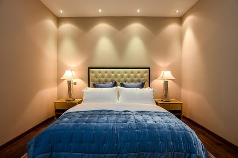 ISERAN 2000 Luxury Apartment