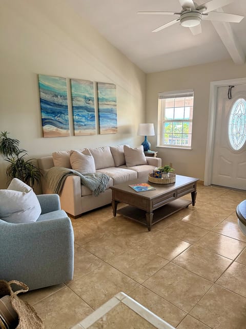 Perfect for 2 Exuma Condo Hillside by Hideaways image 2