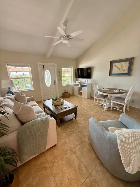 Perfect for 2 Exuma Condo Hillside by Hideaways image 3