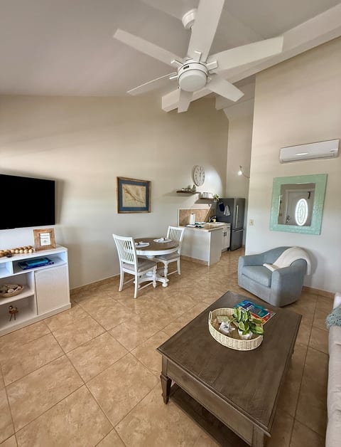 Perfect for 2 Exuma Condo Hillside by Hideaways image 5