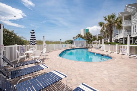 Heated community pool from Apr-Oct.