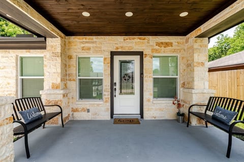 Modern Home 5 min. from Houston Stadium image 4