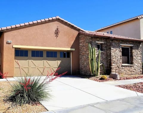 Desert Oasis Pool Home, Gated Community w/LAKE image 2