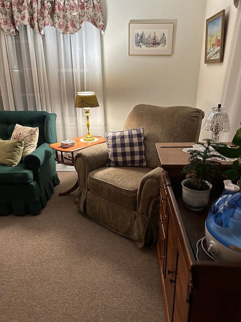 Furnished, Flexible & Fully Stocked for Long Stays image 5