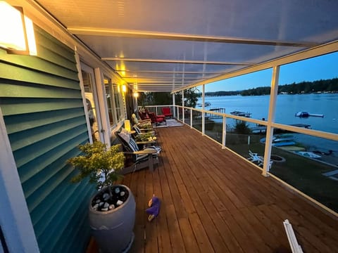 Top floor deck, deck furniture.