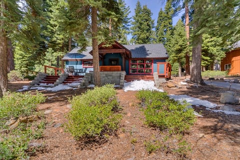 Completely Renovated Charming Mountain Escape