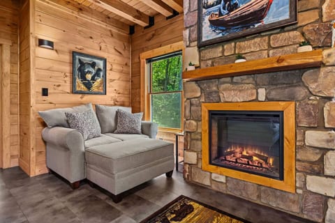 Timber View Hideaway - Holiday Home