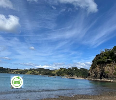 Helena bay - 10 min walk from property