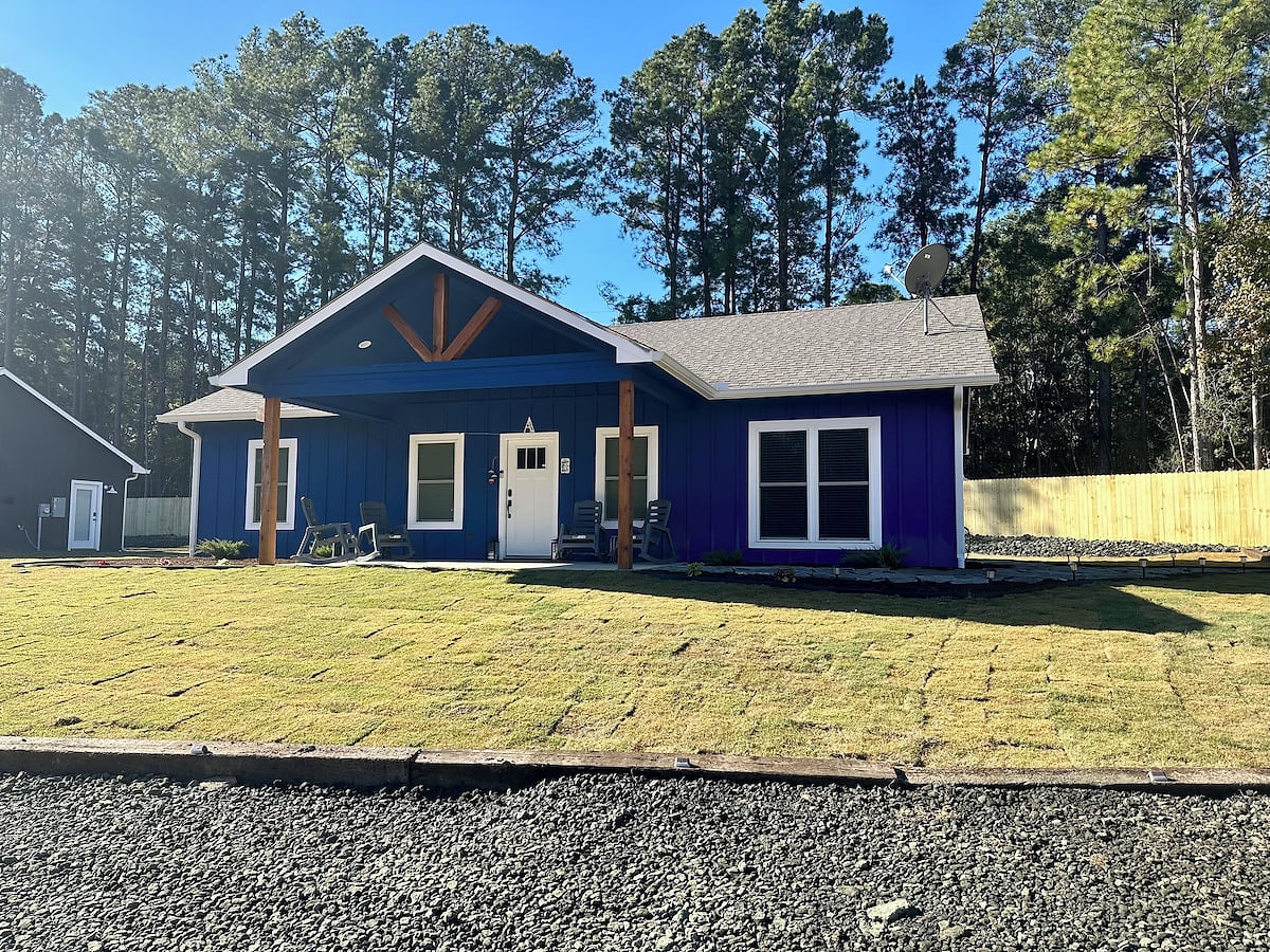 Rayburn Blue | Fisherman's Retreat | Lake Getaway