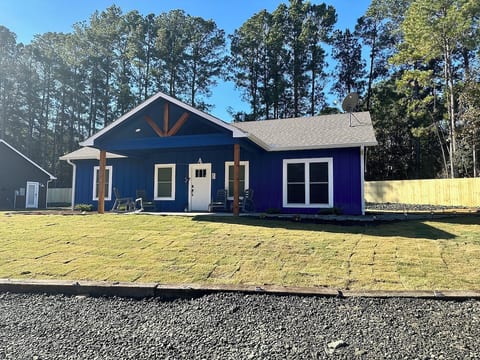 Rayburn Blue | Fisherman's Retreat | Lake Getaway