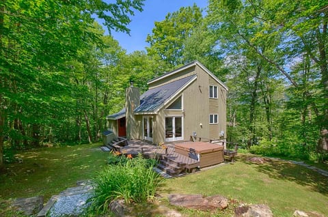 Off access rd Cozy Killington home Private Hot Tub image 1
