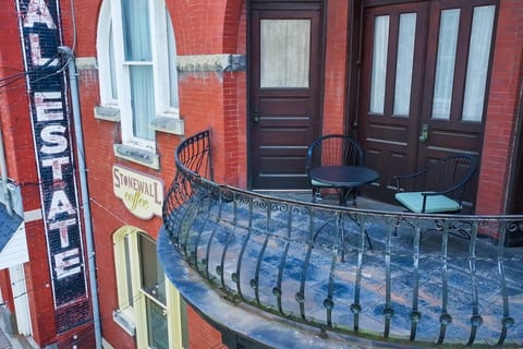 Court St Suite