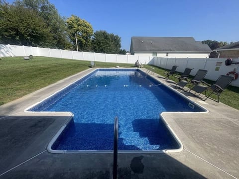 Heated Pool + Year-Round Hot Tub | 1 Mi to Casino