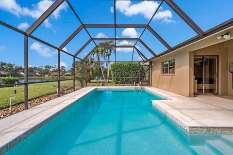 Naples Villa•Heated Pool image 4