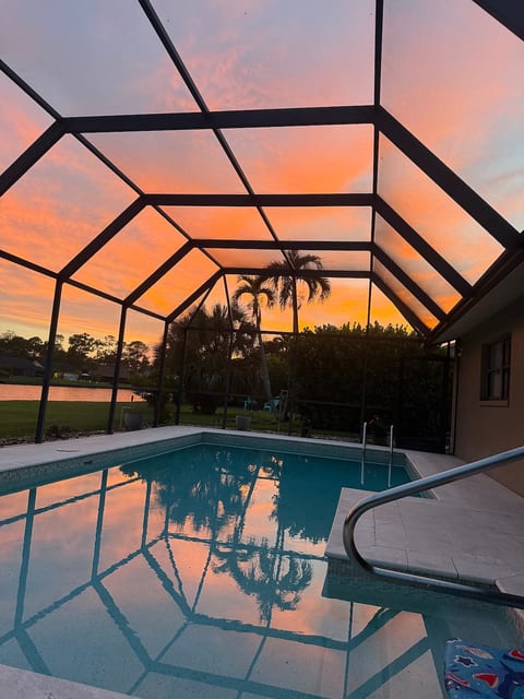 Naples Villa•Heated Pool image 2