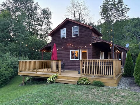 Back view of cabin.