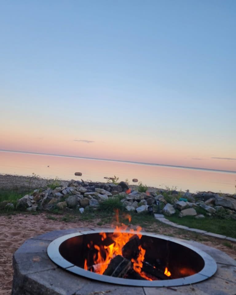 Sunny Skys Upper Peninsula Michigan Lakehouse
